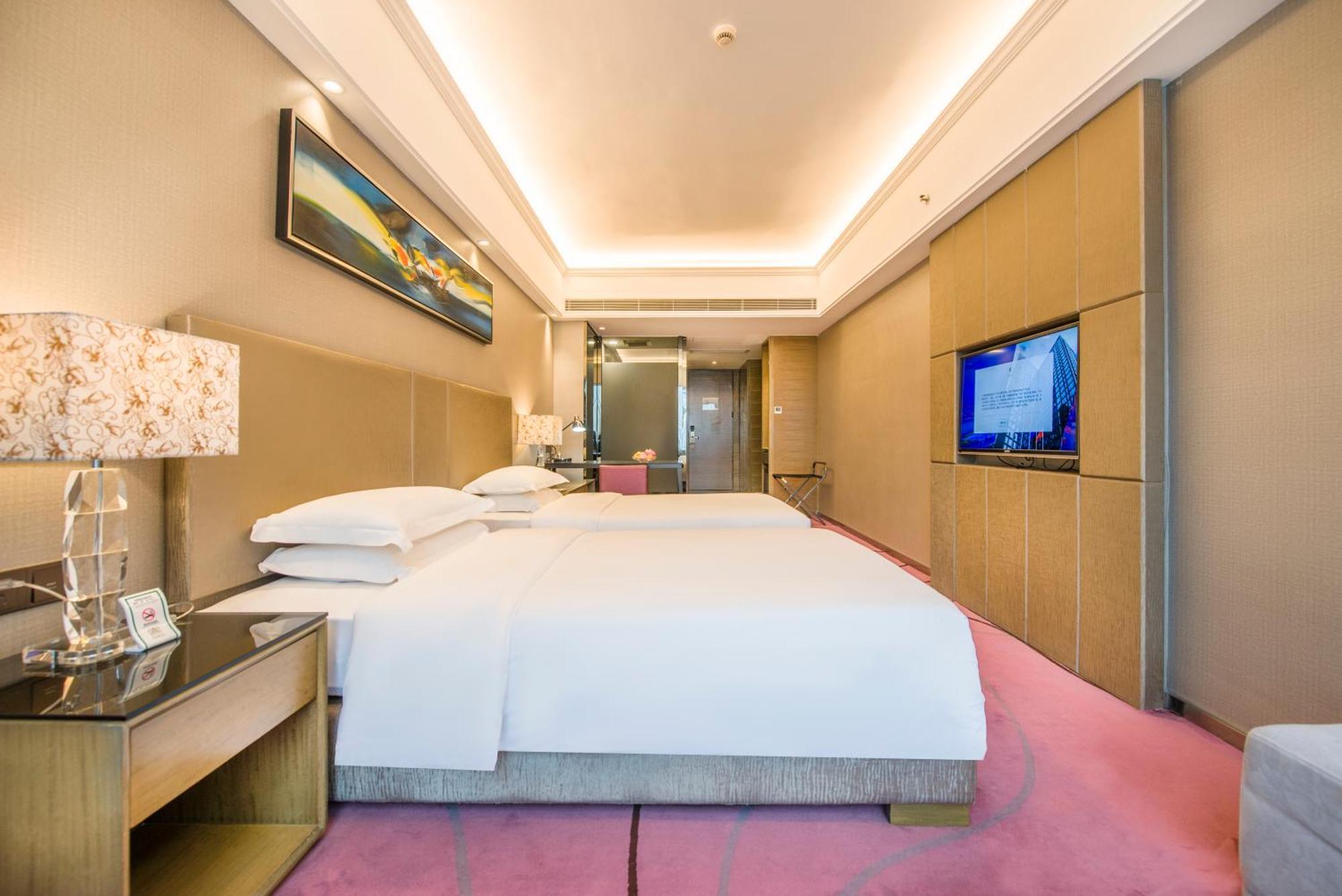 La Perle International Hotel - Free Shuttle Between Hotel And Exhibition Center During Canton Fair & Exhibitor Registration Counter Room photo